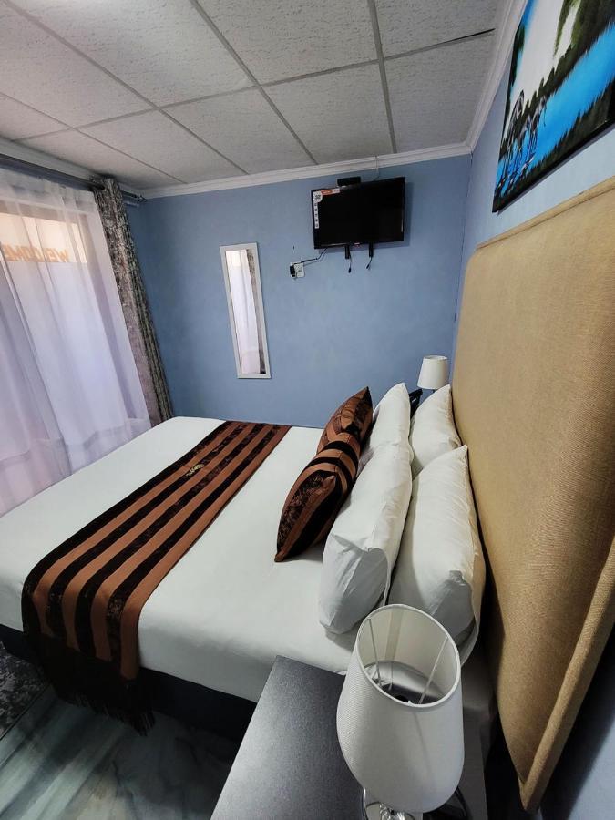 La-Nuel Guest Lodge Boksburg Luaran gambar