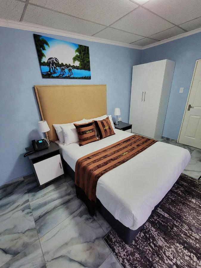 La-Nuel Guest Lodge Boksburg Luaran gambar