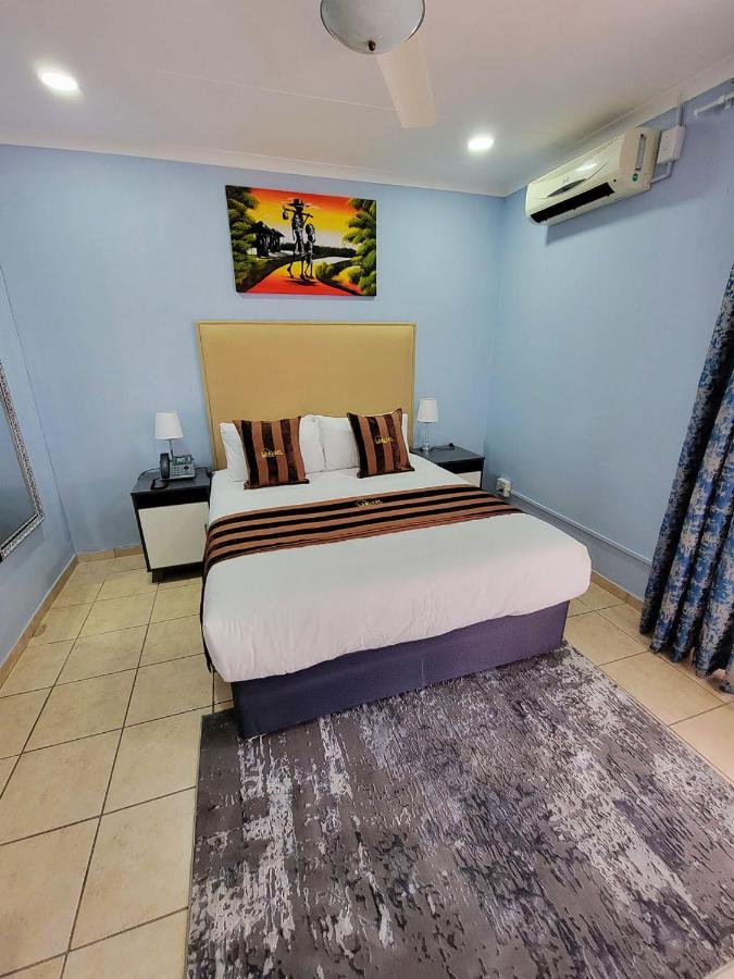 La-Nuel Guest Lodge Boksburg Luaran gambar