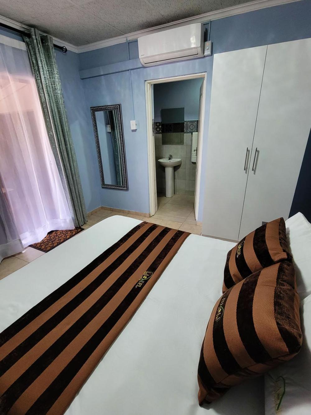 La-Nuel Guest Lodge Boksburg Luaran gambar